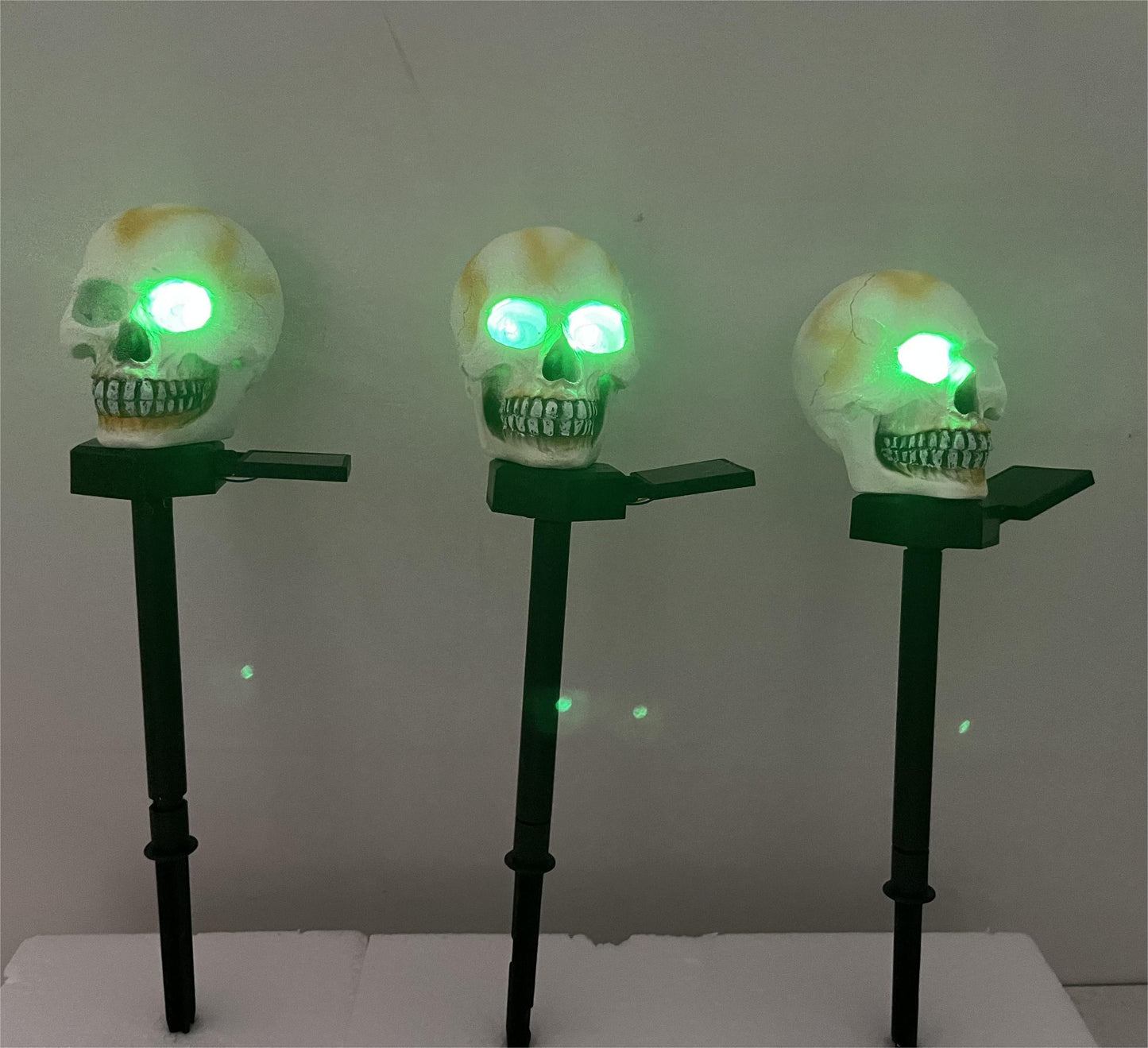 Solar Halloween Ghost Head Lights Glowing Skull Horror Ornament