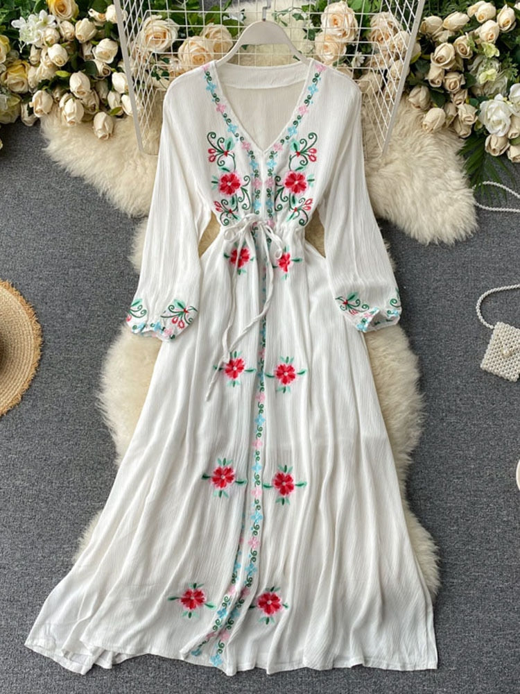 Women's Dress Travel Photography Holiday Long Dress New Retro Ethnic Style Embroidered V-neck Lantern Sleeve Dress ML1034