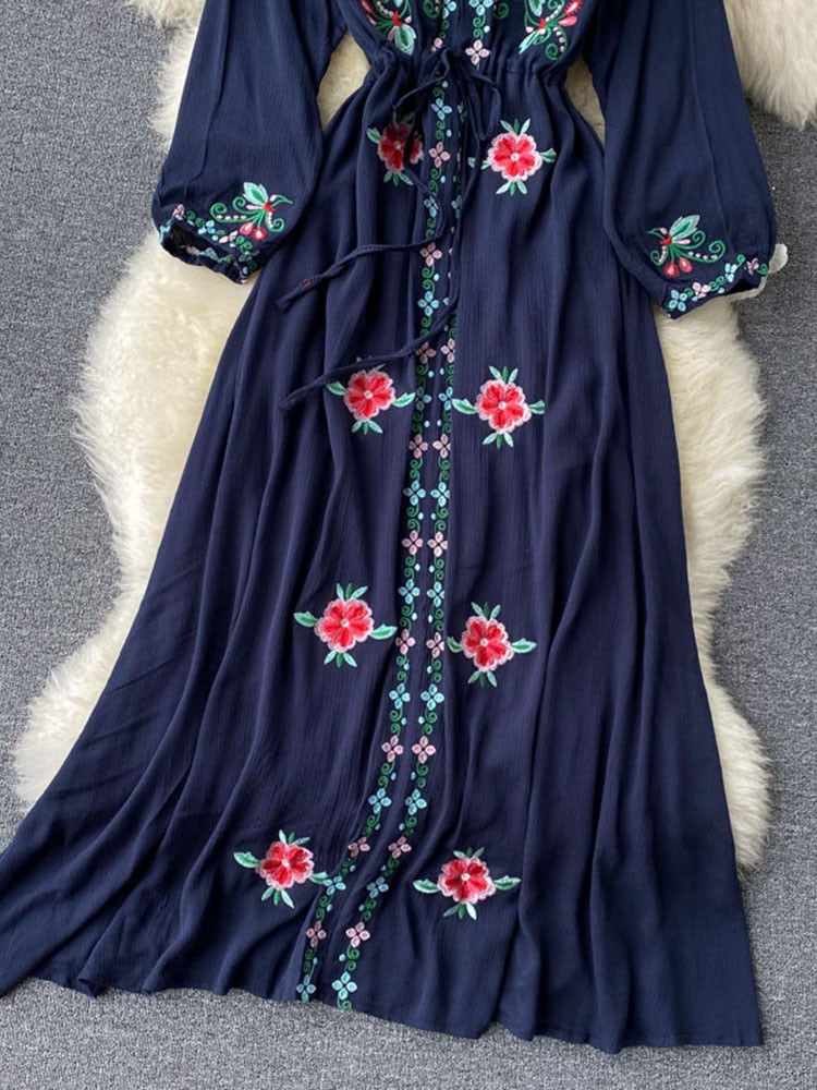 Women's Dress Travel Photography Holiday Long Dress New Retro Ethnic Style Embroidered V-neck Lantern Sleeve Dress ML1034