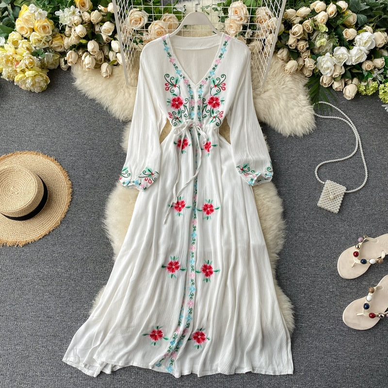 Women's Dress Travel Photography Holiday Long Dress New Retro Ethnic Style Embroidered V-neck Lantern Sleeve Dress ML1034