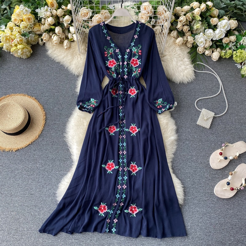 Women's Dress Travel Photography Holiday Long Dress New Retro Ethnic Style Embroidered V-neck Lantern Sleeve Dress ML1034