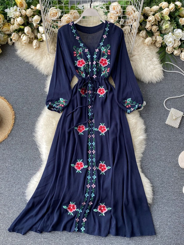 Women's Dress Travel Photography Holiday Long Dress New Retro Ethnic Style Embroidered V-neck Lantern Sleeve Dress ML1034